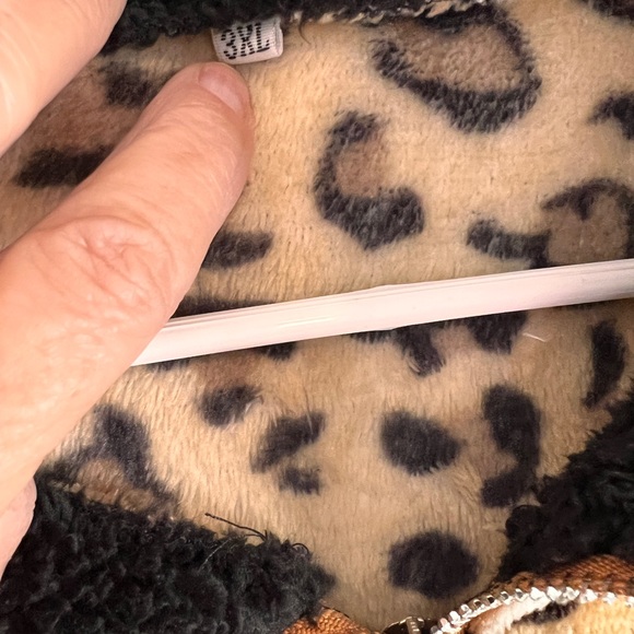 Pullover - Picture 2 of 3